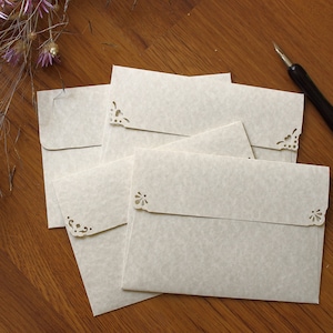 Enveloppes naturelles en parchemin A6 - Paquet de 25 enveloppes pour faire-part de mariage, cartes de bricolage, cartes de remerciement, enveloppes pour cartes-cadeaux faites à la main