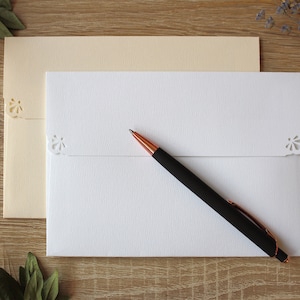 25 A6 Creame Envelopes - Bright White Envelopes 4x6" photo envelopes - Blank Envelopes or Wedding Invitations
