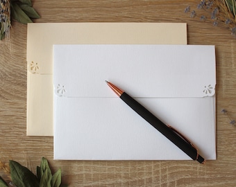 25 A6 Creame Envelopes - Bright White Envelopes 4x6" photo envelopes - Blank Envelopes or Wedding Invitations
