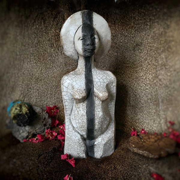 Shamanka. Wise woman statue with halo. Ceramic Raku sculpture for your altar. Fine art ceramics. Goddess figurine fired in flames.