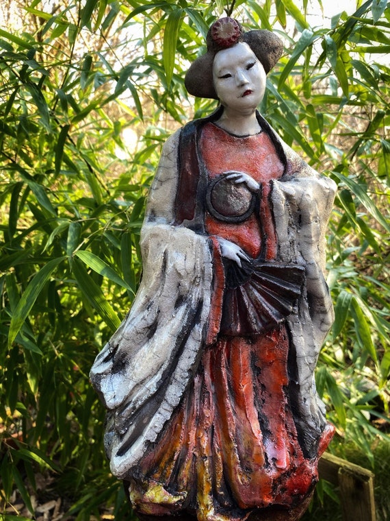 Amaterasu - Shinto Goddess of the Sun and Illumination | Raku