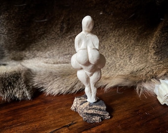 Lespegue Venus - handmade old goddess figurine. Primordial goddess sculpture. Great Mother figure. Pachamama statue for your altar