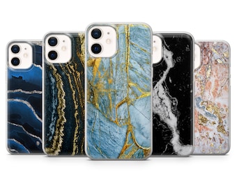 Könnte beinhalten: Fünf verschiedene iPhone-Hüllen mit Marmormustern. Die Hüllen sind transparent und zeigen das Design des Telefons. Die Muster umfassen blau-goldenen Marmor, schwarz-weißen Marmor und rosa-goldenen Marmor.
