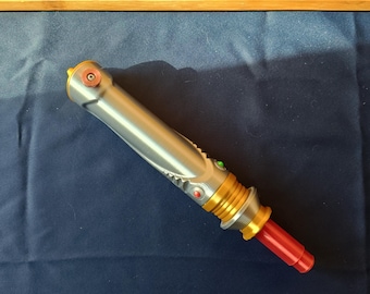 3D Printed: Darth Sidious Inspired Collapsing Lightsaber