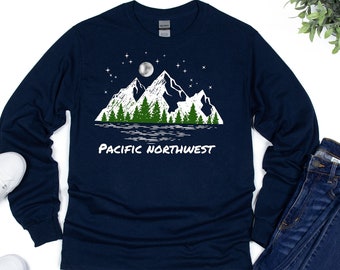 T camicia a maniche lunghe Pacific Northwest, maglietta PNW, camicia da montagna, camicia avventurosa, maglietta all'aperto, grande spazi aperti, regalo per gli amanti dell'outdoor