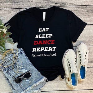 ダンス シャツ、Eat Sleep Dance Repeat T シャツ、女の子用ダンス シャツ、ダンス シャツ、レディース ダンス シャツ、ダンサー ママ、ダンサー ギフト、ダンサー シャツ