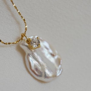 Handmade 18K gold Cloud Cake Baroque Keshi  Leaf Pearl necklace
