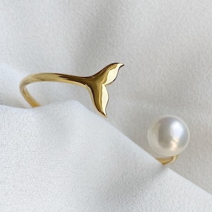 Handmade Mermaid Tail ,Blue Whale Tail Fresh Water Pearl Bangle, Sea Creature Museum Bangle 18K Gold FindingYoYo real pearl