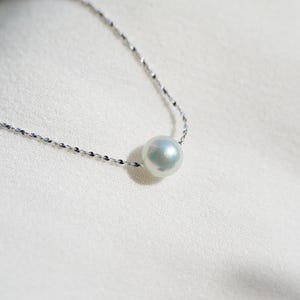 Handmade Lias Gray Blue Natural Sea Pearl Floating Necklace, on 925 sterling wire silver Chain, White Gold coated Layering Necklac