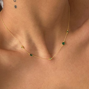 emerald necklace, green gold necklace, emerald jewellery, dainty gold chain, minimalist choker, pendant necklace, charm necklace, emerald cz