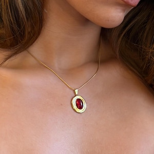 ruby necklace, vintage pendant, pendant necklace, timeless necklace, elegant jewellery, statement necklace, garnet necklace, circle pendant