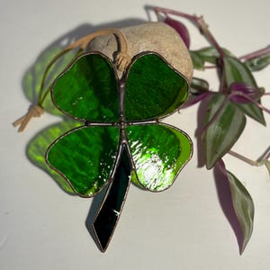 Décor irlandais shamrock trèfle à quatre feuilles-Saint-Patrick, attrape-soleil suspendu irlandais pour fenêtre, vert brillant.