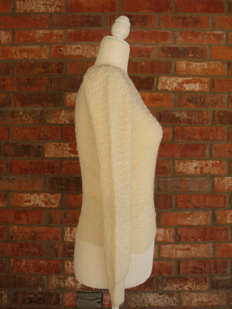 vintage cream ivory textured fitted pullover sweater Size Xs S Lauren Knitwear 60s 1960s boho clothing simple basic fall winter jumper