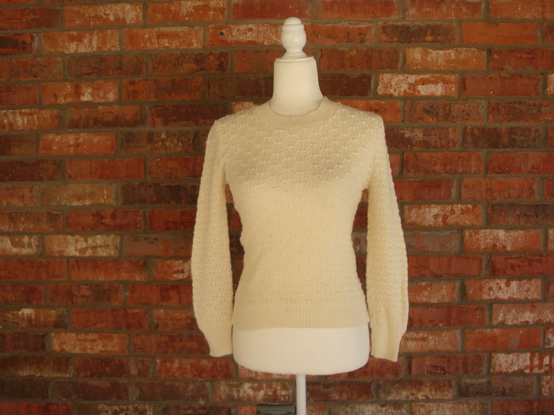 vintage cream ivory textured fitted pullover sweater Size Xs S Lauren Knitwear 60s 1960s boho clothing simple basic fall winter jumper