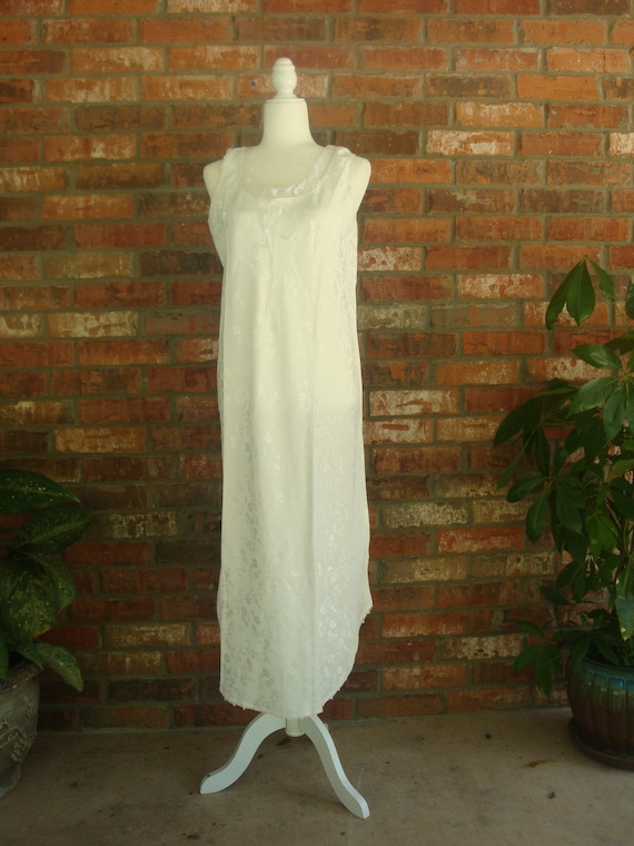 vintage embossed satin white bridal nightgown size