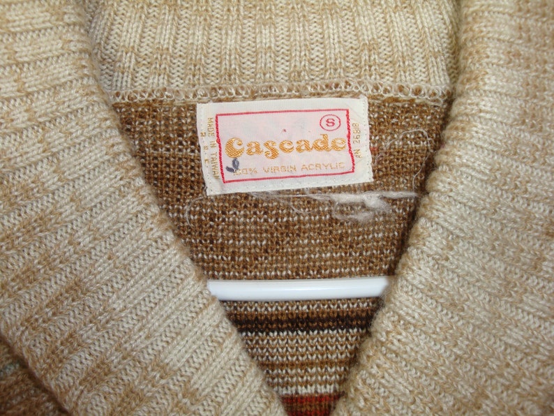vintage cozy fair isle sweater Small 70s Cascade acrylic tan cream brown rust boho pullover cable knit the dude lebowski cardigan sweater