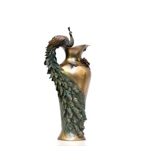 16.93 Art nouveau Peacock Vase