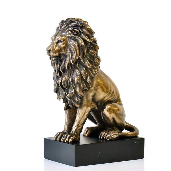 Lion Sitting on The Pedestal Statue