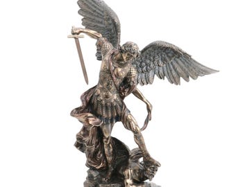 悪魔を殺す聖ミカエル大天使像の緑青色 - Etsy 日本