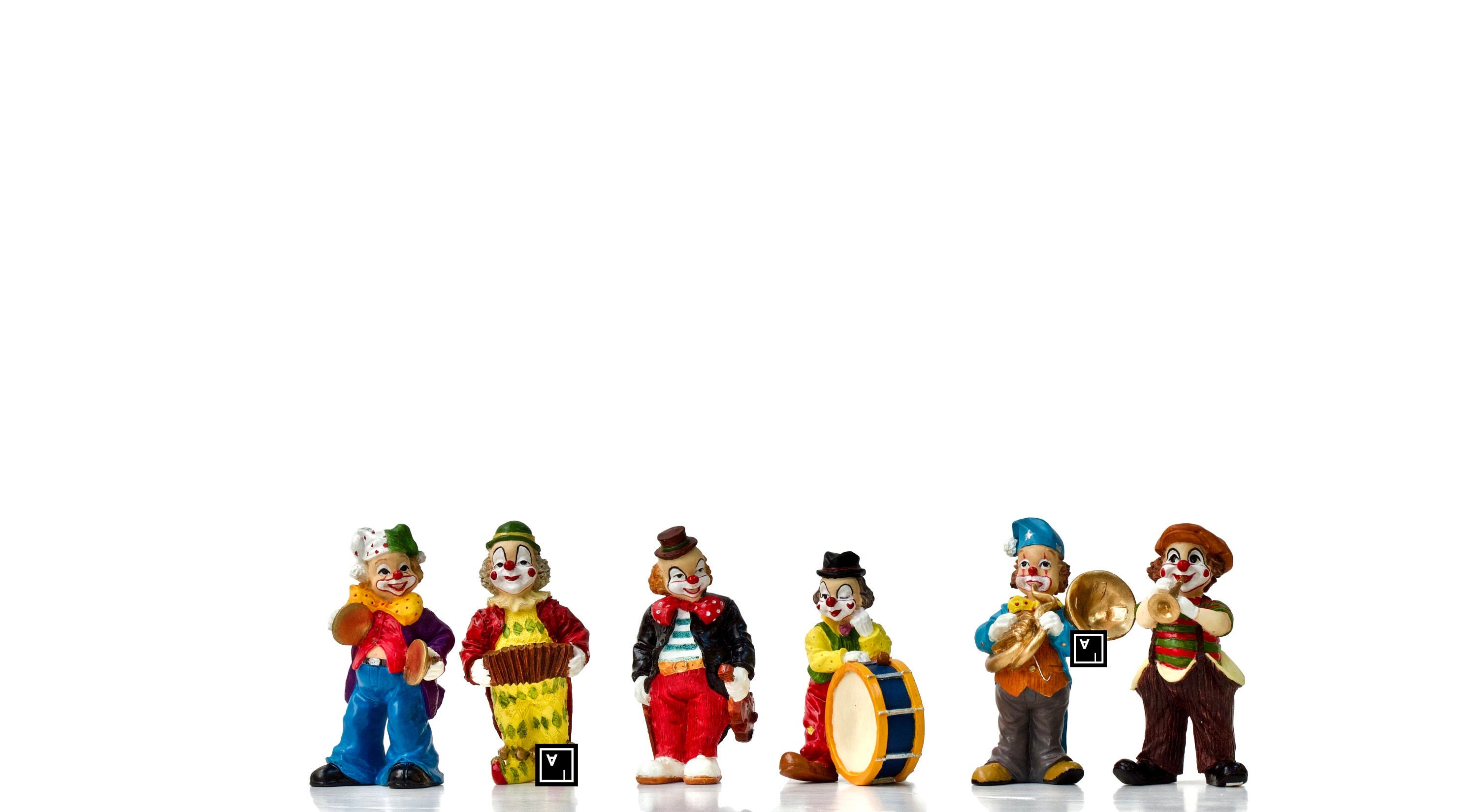 Musical Clowns Figurine: Veronese Design Bone Dust Bronze Statue