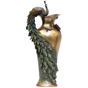 16.93 Art nouveau Peacock Vase