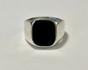vintage black onyx rings circa 1950 and 1960s