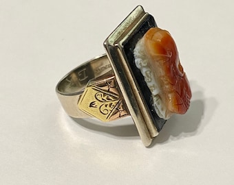 Antique 10k Tri-Color Gold Double face in Carnelian, White & Black Onyx Warrior Ring Size 10 1/2- Heavy 15 grams