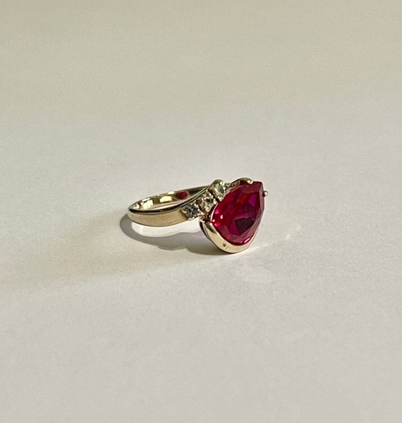 Vintage 1940s 10k Gold Created Ruby Ring with Spi… - image 4