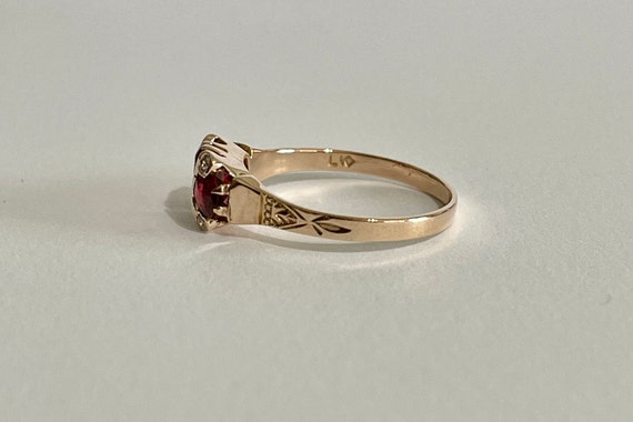 Garnet Ring -14K yellow gold Edwardian Era 0.77 c… - image 8