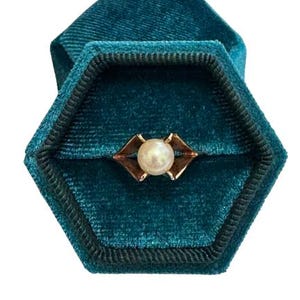 Vintage Cultured Pearl Ring - 10k yellow gold 6.3 mm Pearl Ring - Retro Size 6 1/2- June Birthstone 50s Fine Jewelry