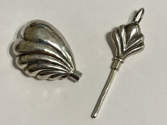 Vintage Sterling Silver Puffed Scallop Design Per… - image 2