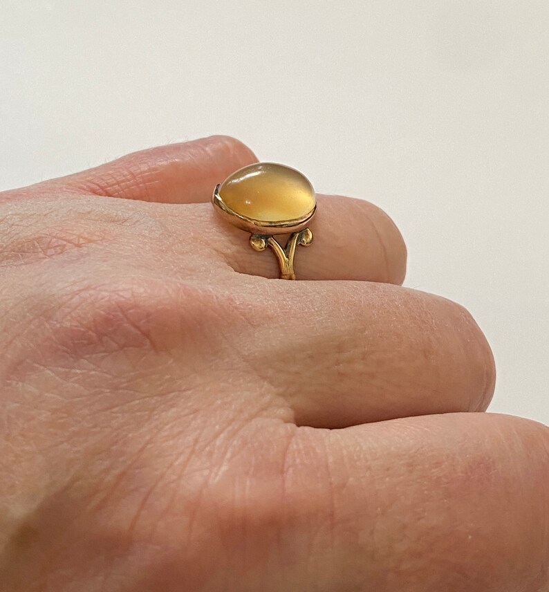 Yellow Tan Gemstone Statement Jewelry Art Deco 10k Rosy Gold Antique Size 10-1950s Agate Ring