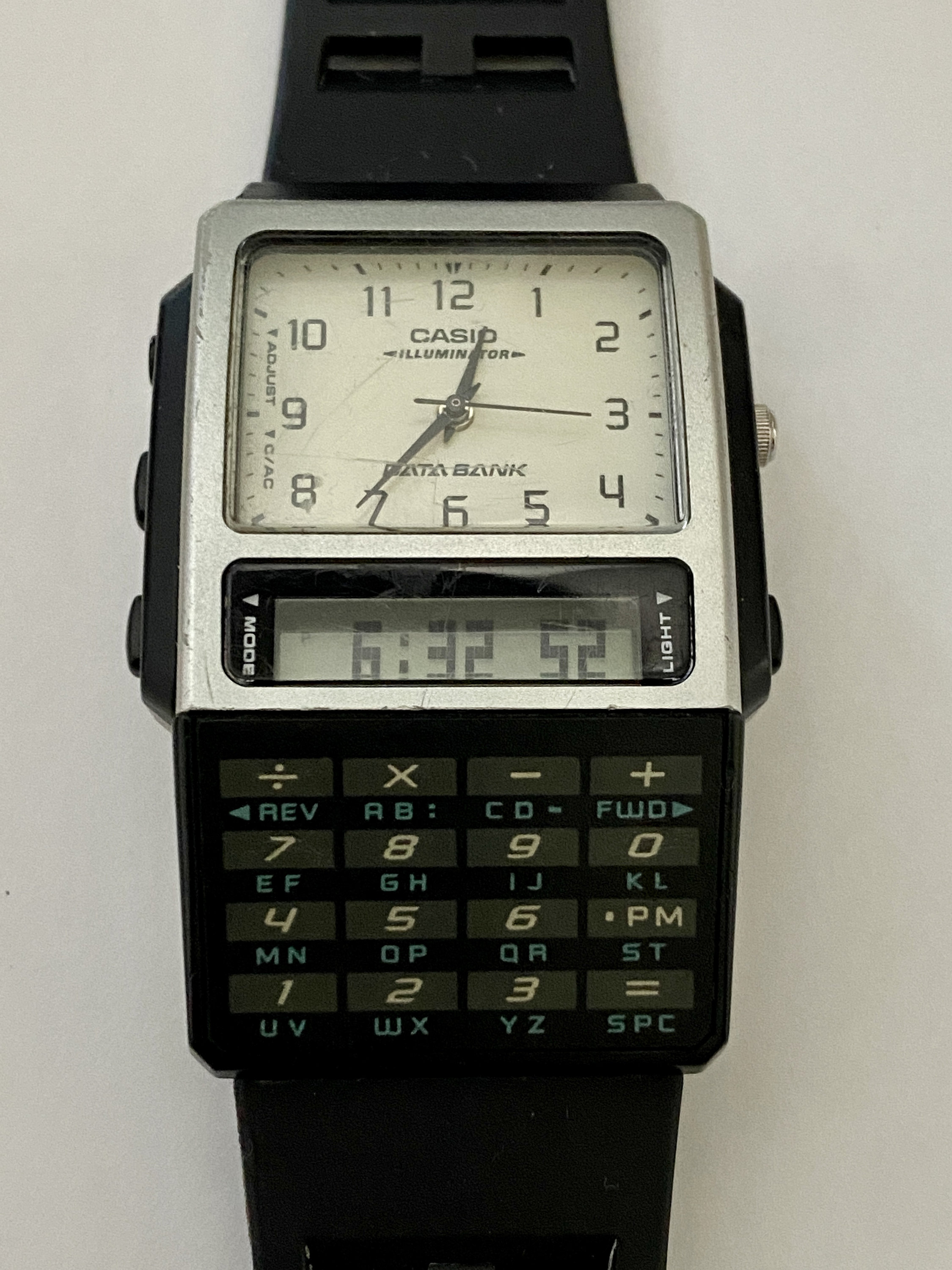 Rare Vintage Casio ABC-30 Data Bank Digital & Analog White Rare Vintage Casio ABC-30 Data Bank Digital & Analog White