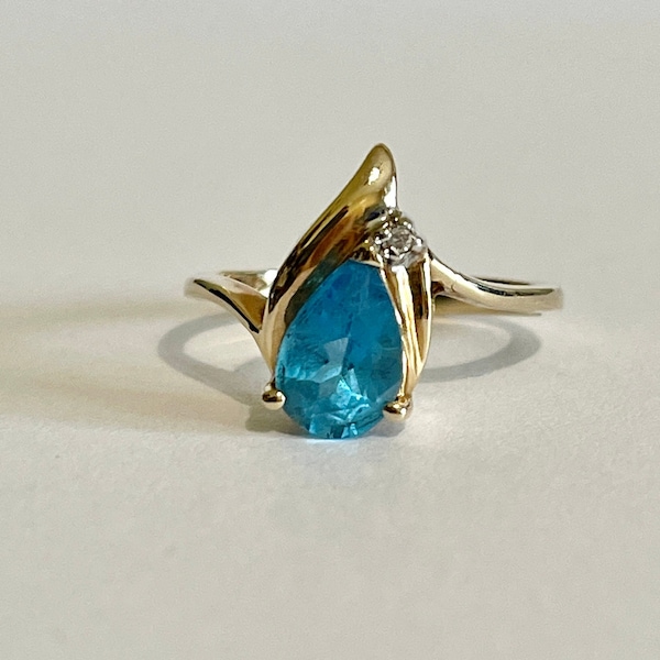 Blauer Topas & Diamant Ring - 10k Gelbgold 1.33CT Pear Cut Blauer Topas Statement Ring - 1970er Jahre Mid Century Sz 7 1/2 - Feiner Statement Schmuck