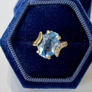 Created Blue Spinel bypass Ring -10k yellow Gold Blue 5.34 CT Fancy Cut Gem Engagement Promise - Vintage 1940s Size 5 3/4