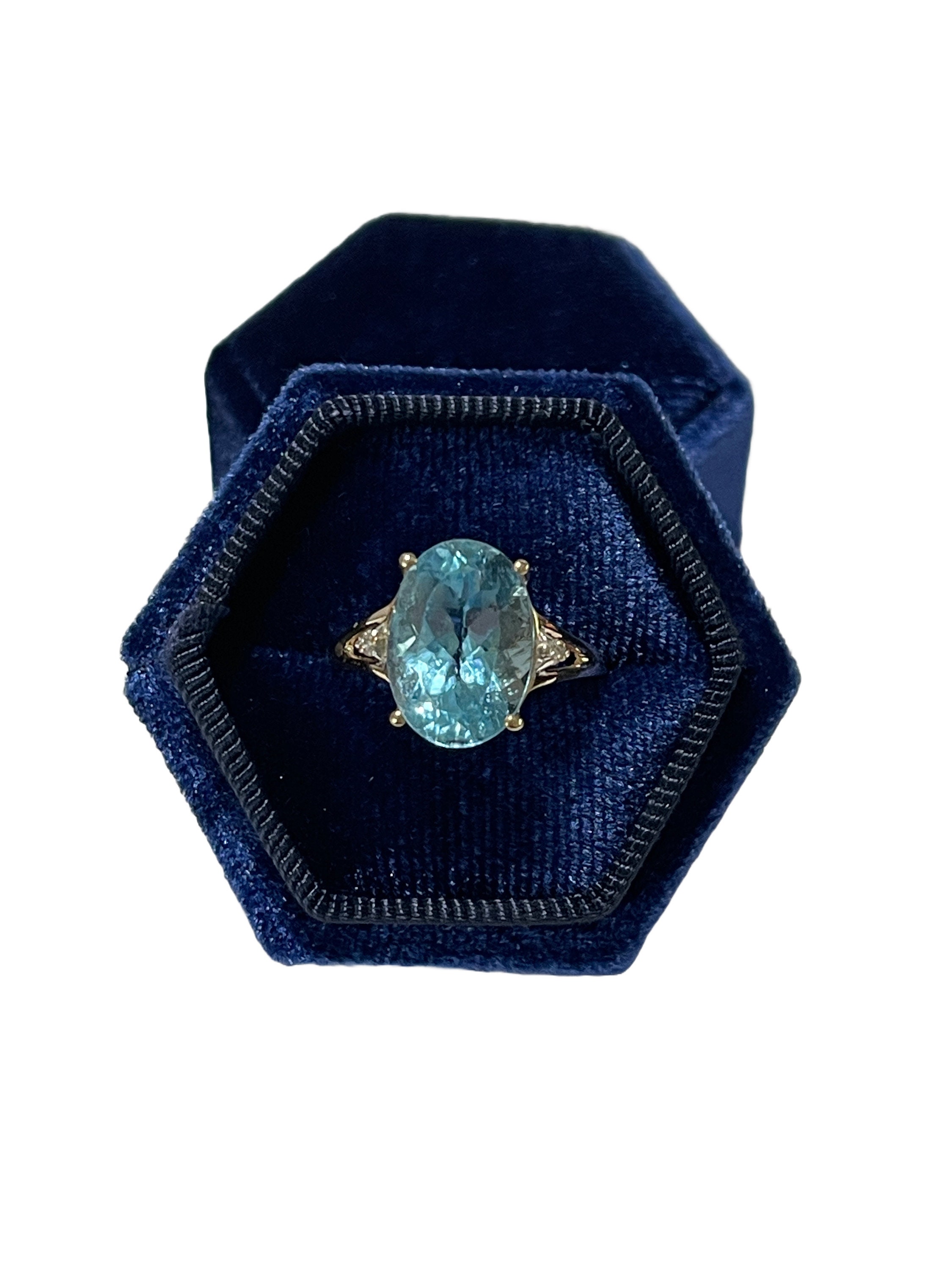 Anillo con topacio azul genuino y detalle de diamantes - Anillo de oro amarillo de 14 k con corte ovalado de 5,81 ct con piedra preciosa azul - Tamaño 8 1/2 Joyería fina con piedra natal de diciembre
