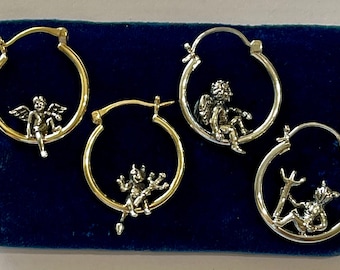 Orecchini a cerchio con angelo e diavolo: oro 10k e argento sterling o tutti in argento/orecchini