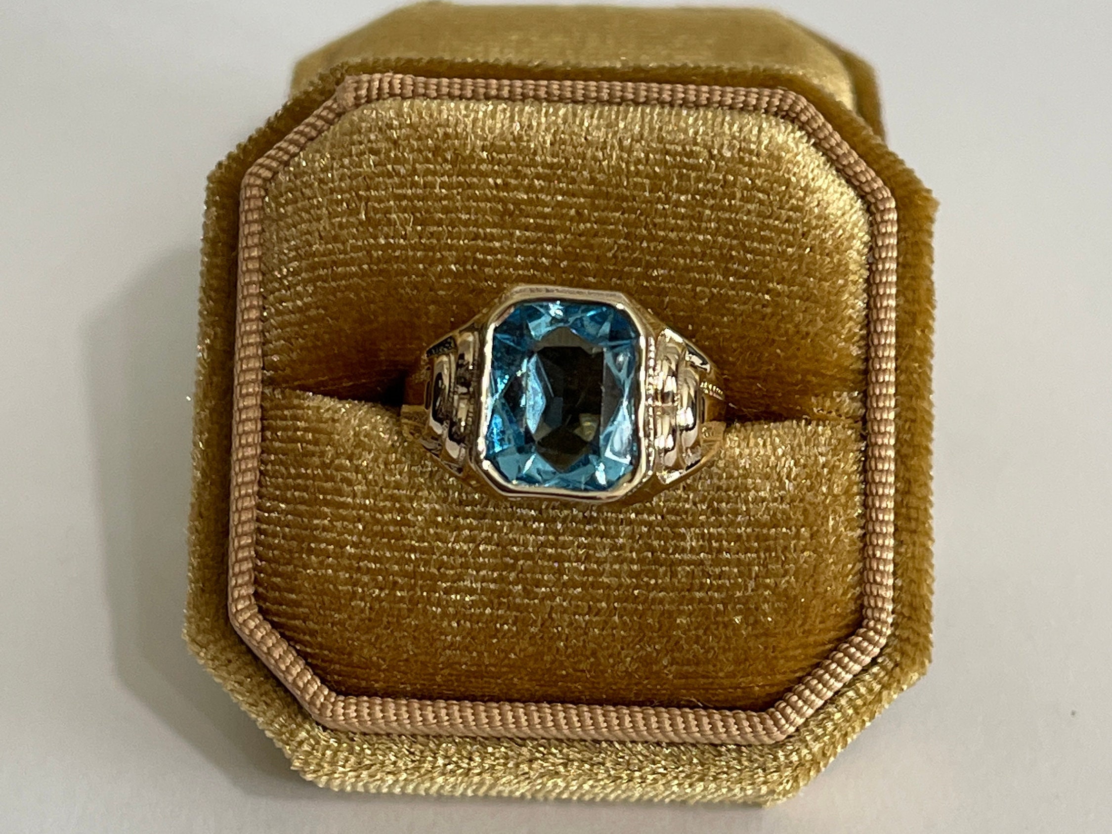 Art Deco Ostby and Barton Ring - 1920's- 10k Yellow Gold