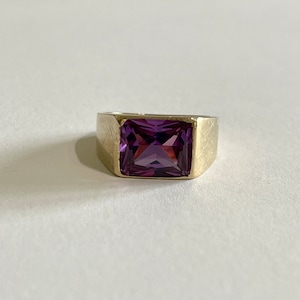 Created Color Change Sapphire Ring - Retro 10k Yellow Gold Purple Violet 6 CT - Vintage 1950s Era Size 9 Statement 50s Jewelry