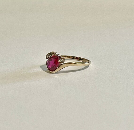 Vintage 1940s 10k Gold Created Ruby Ring with Spi… - image 6