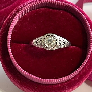 Antiker Art-Deco-Geschätzter 18k Weißgold-Filigranschmuck .22 ct Diamant im alten Diamantring-Größe 6,5 - Feiner filigraner Schmuck