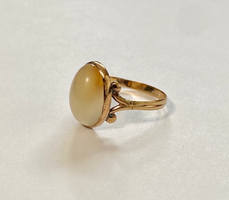 Yellow Tan Gemstone Statement Jewelry Art Deco 10k Rosy Gold Antique Size 10-1950s Agate Ring
