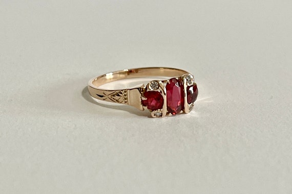 Garnet Ring -14K yellow gold Edwardian Era 0.77 c… - image 2