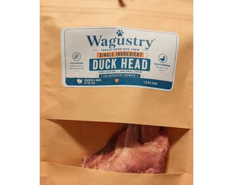 Cabeça de pato liofilizada, petisco natural para cães, rico em proteínas e com um único ingrediente.