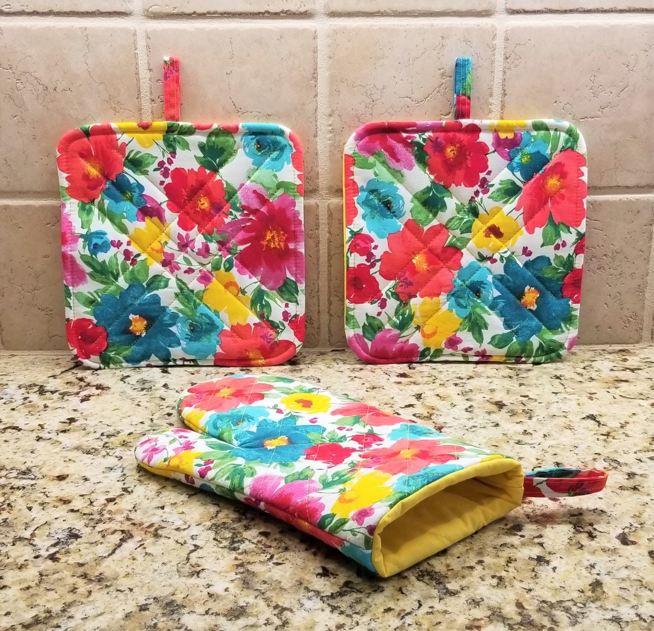 Pioneer Woman / Floral / Handmade Quilted Pot Holder / Country