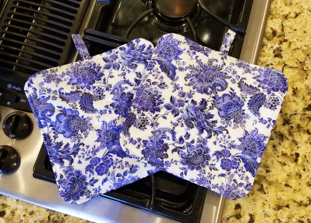 Delft Square Quilted Pot Holders Set of 2delft Potholdersdelft