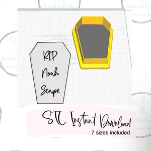 Może przedstawiać: Cyfrowy projekt do wykrawaczki do ciasteczek w kształcie trumny z napisem "RIP Noah Scape" z przodu. Projekt jest pokazany na białym tle z siatką.