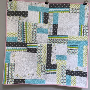 Ultra soft Bird, Lizard, and Giraffe baby quilt