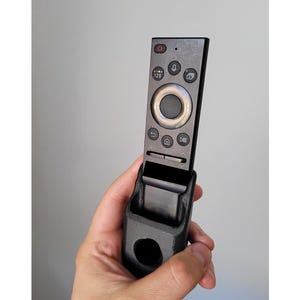3D Printed Adapter Case Finder compatible with TV remote and Airtag/Smarttag