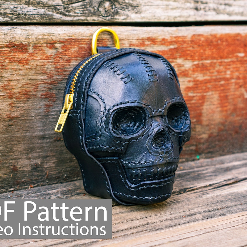 SKULL STAR COIN PURSE